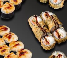 Сет запеченных и жареных роллов