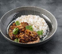 Цыпленок с рисом и соусом сливочный кимчи