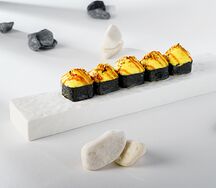 Запеченный с лососем и крабом