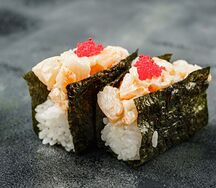 Гункан с креветкой