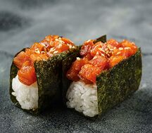 Гункан с тунцом