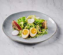 Салат с тунцом