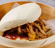 Бао с рваной свининой