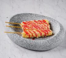 Сыр темпура с малиновым соусом