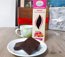 Фруктовые пастилки без сахара Финик с лепестками роз