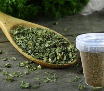 Петрушка сушеная