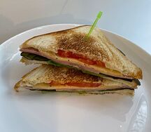 Сэндвич с ветчиной и сыром