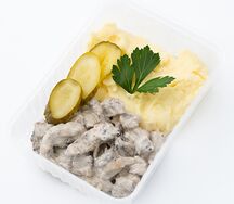 Бефстроганов с картофельным пюре