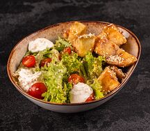 Салат с хрустящими баклажанами