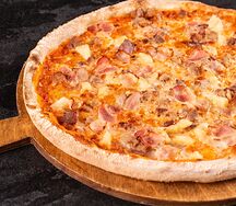 Пицца с индейкой и ананасом