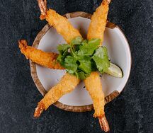 Креветки в темпуре со сладким васаби