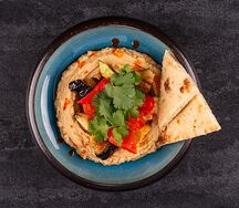 Хумус с запеченными овощами