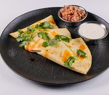 Кесадилья с курицей и сыром