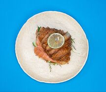 Круассан с семгой