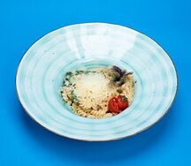 Фузилли с индейкой и спаржей