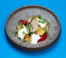 Салат с баклажаном и страчателлой