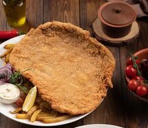 Бечка Шницла и картофель фри