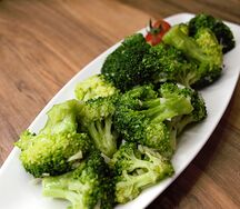 Брокколи с чесноком