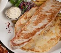 Бела вешалица и картофель фри