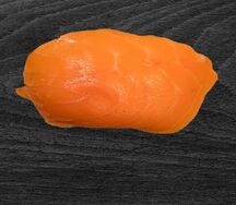 Суши с лососем