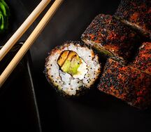 Форельский остров с креветкой и крабом