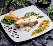 Семга в икорно-сливочном соусе