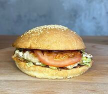 Бургер с куриной котлетой