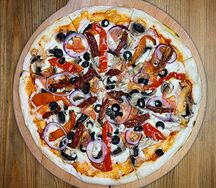 Овощная пицца на толстом тесте