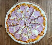 Ветчина и бекон, пицца на тонком тесте