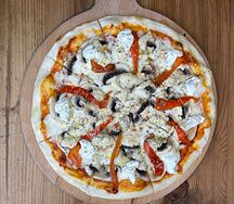 Поло, пицца на толстом тесте