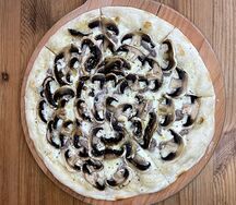 Телячья нежность, на толстом тесте