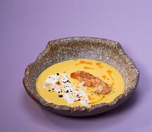 Крем суп кукурузный с креветкой и страчателлой