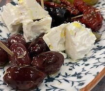 Сет оливок и маслин с сыром Фета