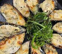 Запеченные мидии в сливочно-сырном соусе