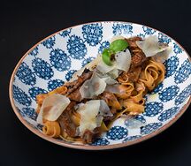 Паста с рагу из бычьих хвостов