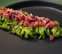 Паста с тунцом и песто из шпината