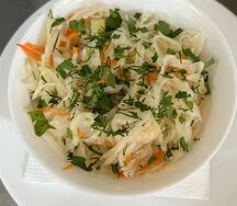 Салат из квашеной капусты