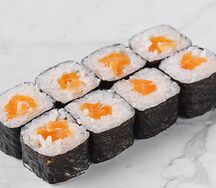 Ролл с лососем 