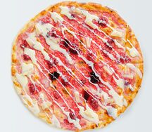 Палочки с ананасами и малиной