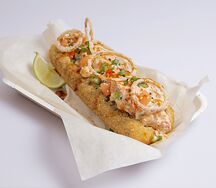 Японский хот-дог с лососем