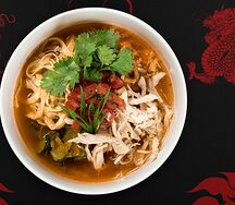 Суп Кукси горячий с курицей