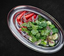 Салат из свежих овощей с маслом