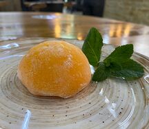 Моти с манго и ананасом