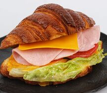 Круассан с индейкой