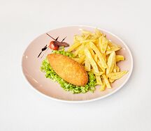 Котлета по-киевски с картофелем фри