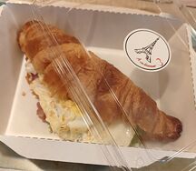 Круассан с ветчиной