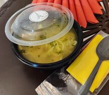 Французский суп-лапша с перепелиным яйцом