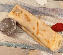 Блинчик с клубничным джемом