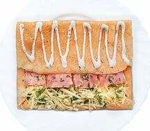 Блин с ветчиной и сыром