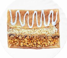 Блин с курицей, грибами и сыром